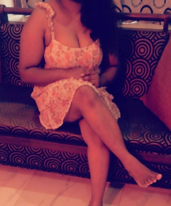 5500/- Full Service තුරුල් වෙලා ආදරෙන් අපි දෙන්නා sex කරමු ,