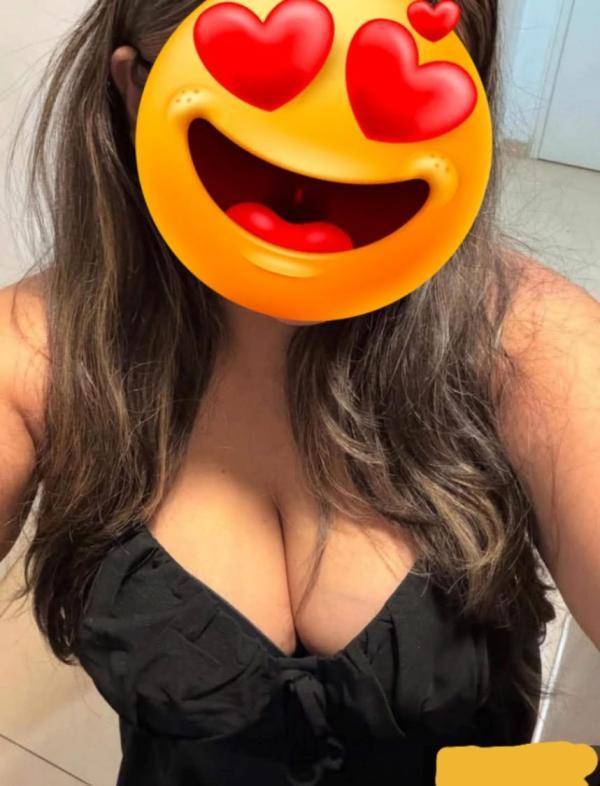 🌻Hi.. Everyone 🌻Name _ Tena 🌻Age _ 30 years old 🌻This is my real picture 💯 🌻Full service only