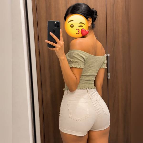 🔥SEXY AND SLIM GIRL AT 👉Bambalapitiya kollupitiya බම්බලපිටිය කොල්ලුපිටිය