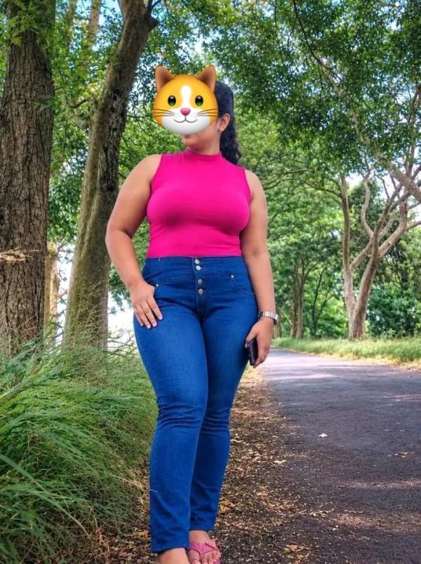 Hot girl at Nugegoda narahenpita Nawala