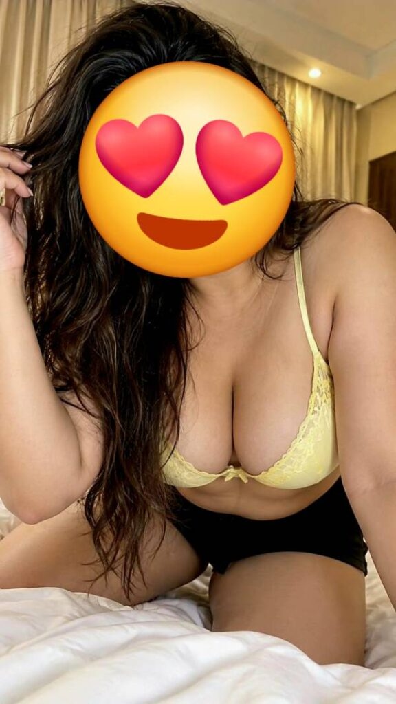 Hot girl binuli cam show